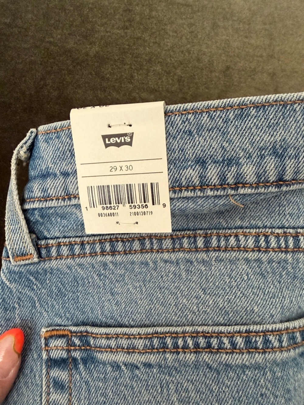 Beyoncé x Levi's Jeans with Rhinestone Swirls - Picture 3 of 13